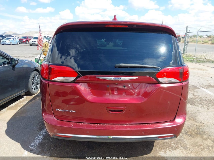 2020 Chrysler Pacifica Touring VIN: 2C4RC1FG8LR124245 Lot: 43419801