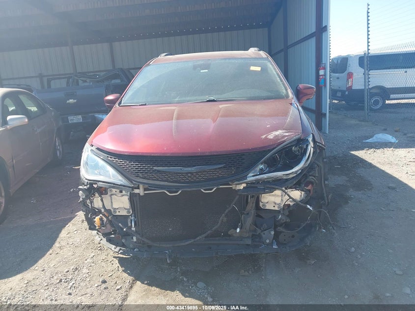 2020 Chrysler Pacifica Touring L Plus VIN: 2C4RC1EG8LR239588 Lot: 43419895