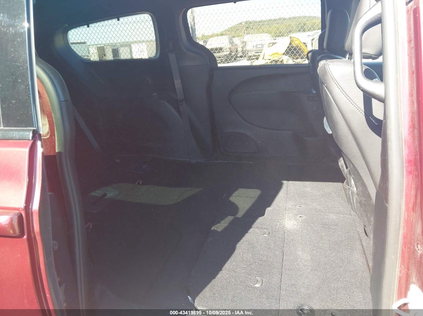 2020 Chrysler Pacifica Touring L Plus VIN: 2C4RC1EG8LR239588 Lot: 43419895