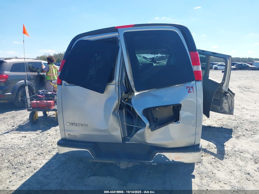 2020 Chevrolet Express Passenger Rwd 3500 Extended Wheelbase Lt VIN: 1GAZGPFG0L1118010 Lot: 43419986