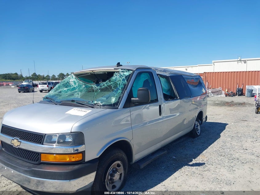 2020 Chevrolet Express Passenger Rwd 3500 Extended Wheelbase Lt VIN: 1GAZGPFG0L1118010 Lot: 43419986