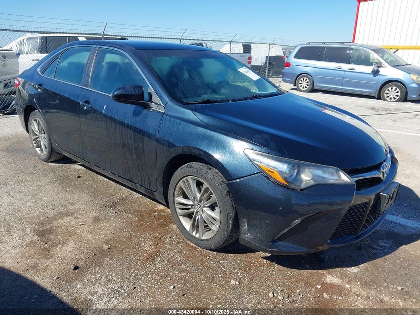 TOYOTA CAMRY SE