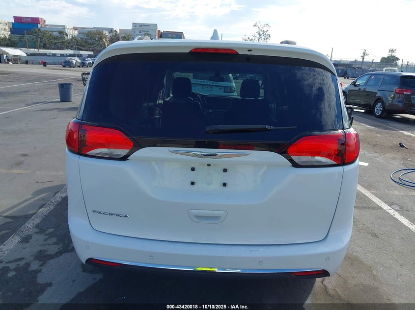 2019 Chrysler Pacifica Touring L Plus VIN: 2C4RC1EG6KR597917 Lot: 43420018