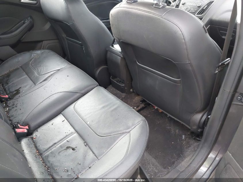 2016 Ford Focus Se VIN: 1FADP3F28GL205880 Lot: 43420095