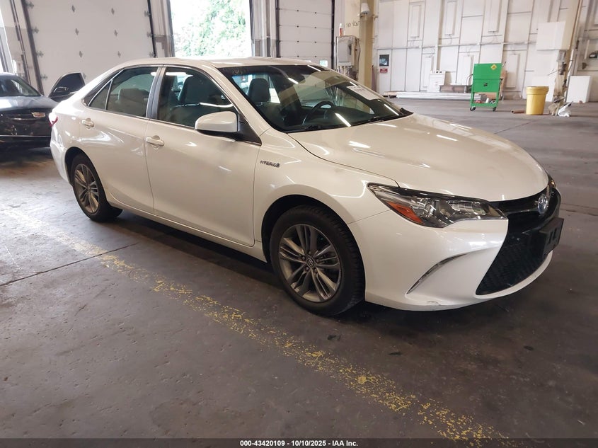 TOYOTA CAMRY HYBRID SE