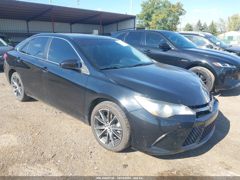TOYOTA CAMRY XSE