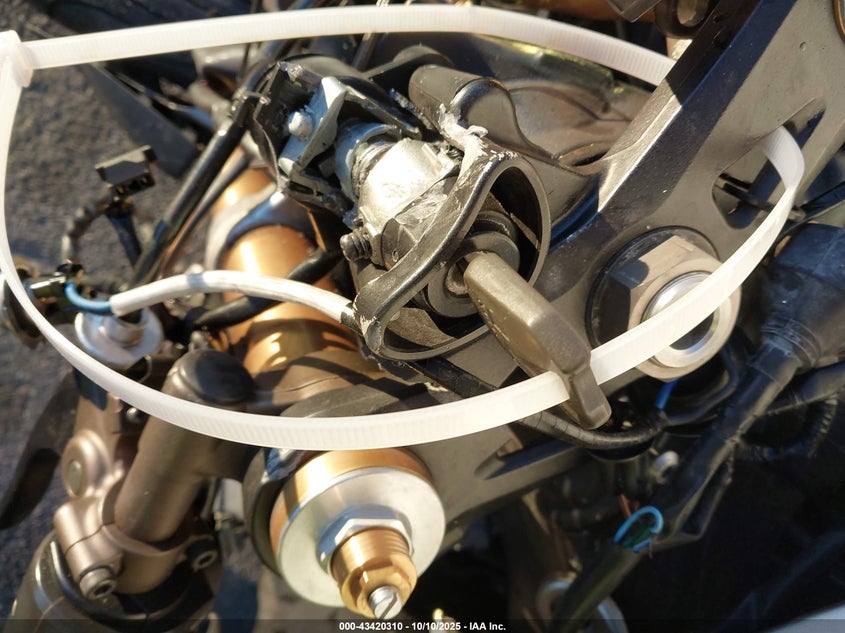 2005 Kawasaki Ninja Zx 10R VIN: JKAZXCC135A023518 Lot: 43420310