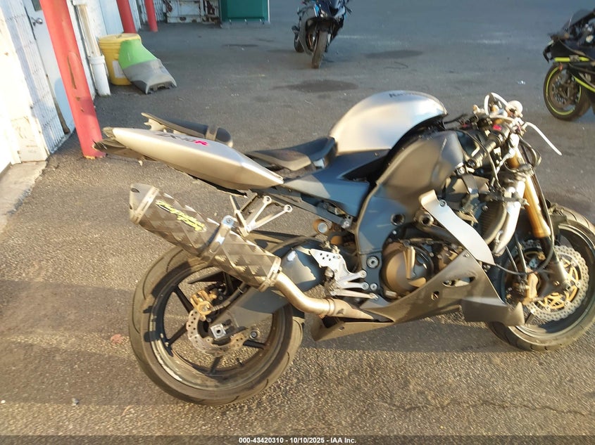 2005 Kawasaki Ninja Zx 10R VIN: JKAZXCC135A023518 Lot: 43420310