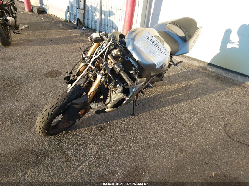 JKAZXCC135A023518 2005 KAWASAKI ZX photo no. 2