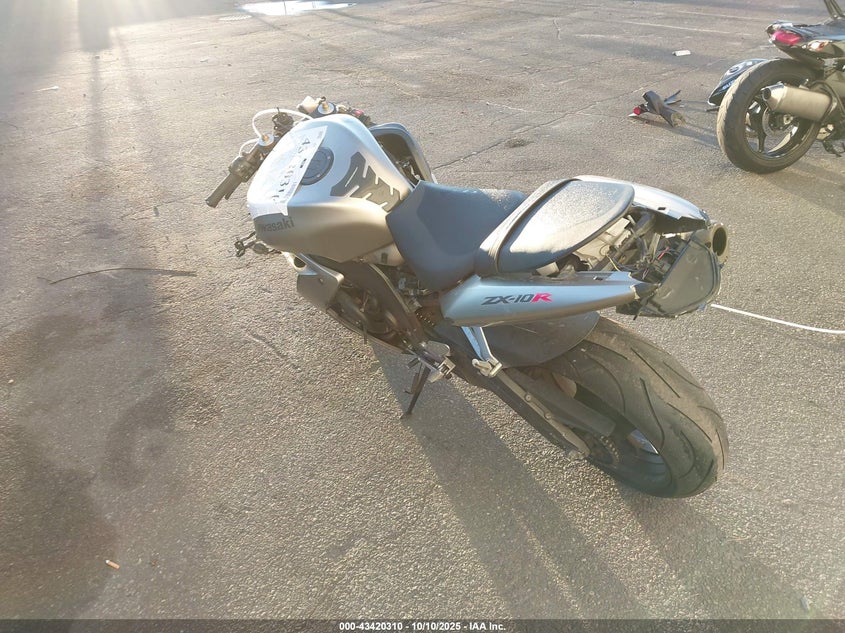 JKAZXCC135A023518 2005 KAWASAKI ZX photo no. 3