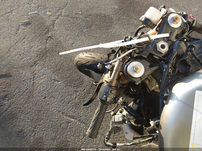 2005 Kawasaki Ninja Zx 10R VIN: JKAZXCC135A023518 Lot: 43420310