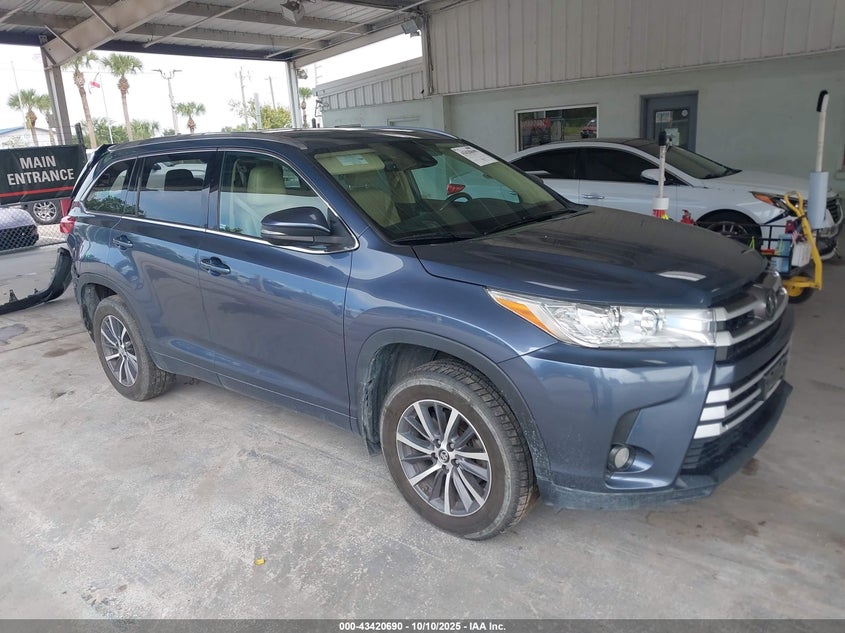 TOYOTA HIGHLANDER XLE