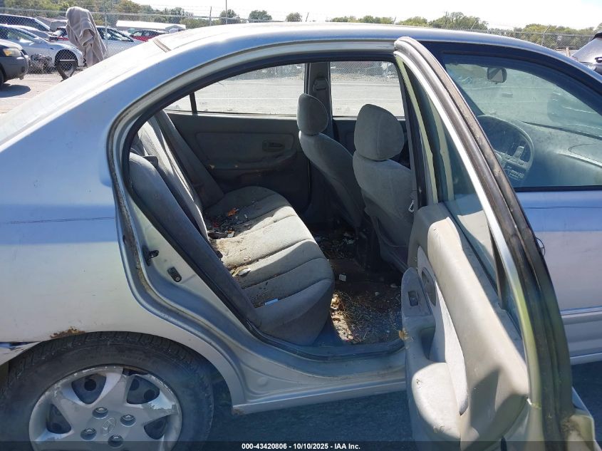 2004 Hyundai Elantra Gls/Gt VIN: KMHDN46D04U882883 Lot: 43420806