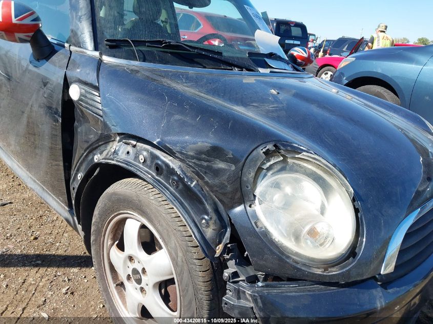 2008 Mini Cooper VIN: WMWMF33588TU68204 Lot: 43420815