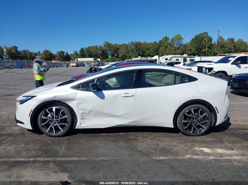 2026 TOYOTA PRIUS PLUG-IN HYBRID XSE JTDACACU2T3054550