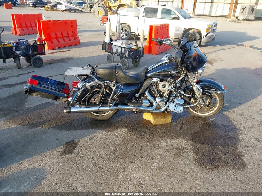 2013 HARLEY-DAVIDSON FLHTCU ULTRA CLASSIC ELECTRA GLD 1HD1FCM16DB694516