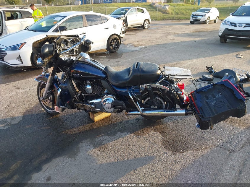 2013 HARLEY-DAVIDSON FLHTCU ULTRA CLASSIC ELECTRA GLD 1HD1FCM16DB694516