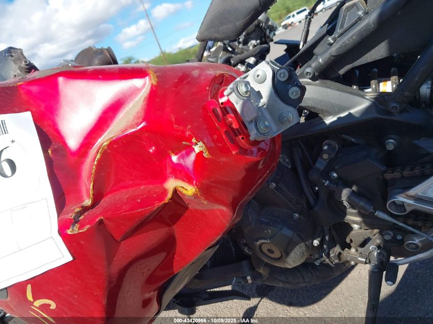 2017 Yamaha Fz09 VIN: JYARN53E0HA000921 Lot: 43420966