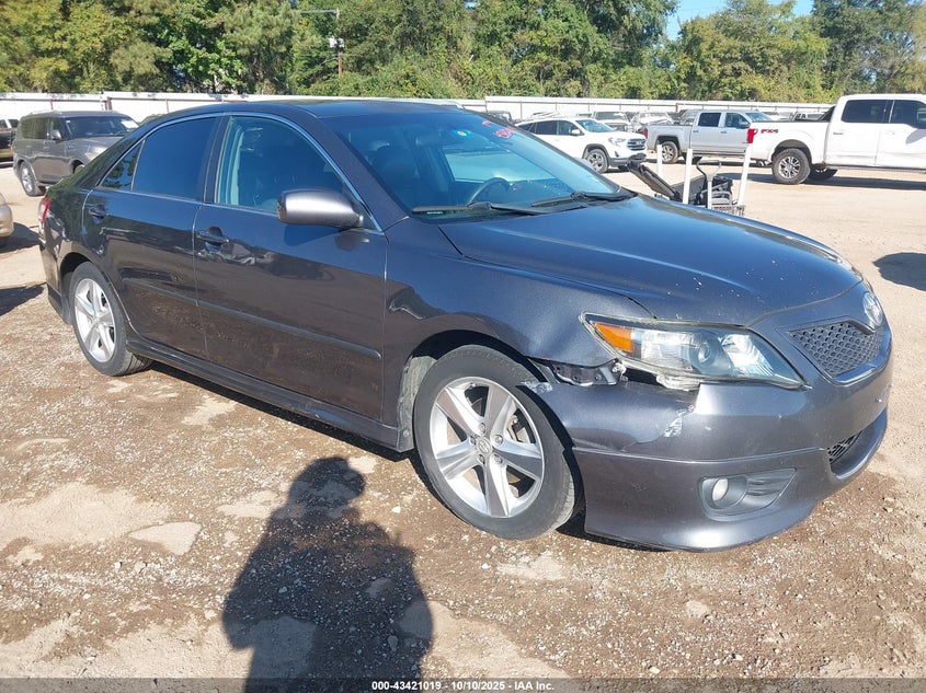 TOYOTA CAMRY SE