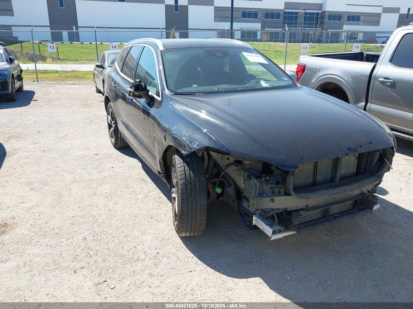 VOLVO XC60 T6 R-DESIGN