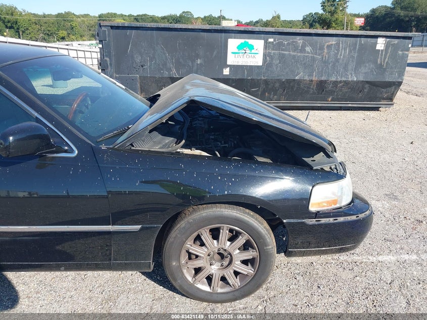 2009 Lincoln Town Car Signature L VIN: 2LNHM85V49X614652 Lot: 43421149