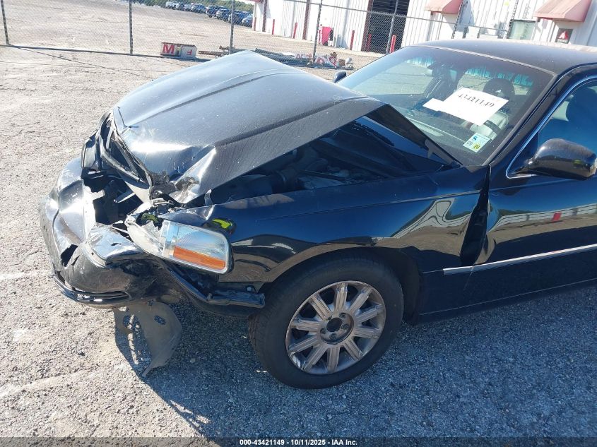 2009 Lincoln Town Car Signature L VIN: 2LNHM85V49X614652 Lot: 43421149