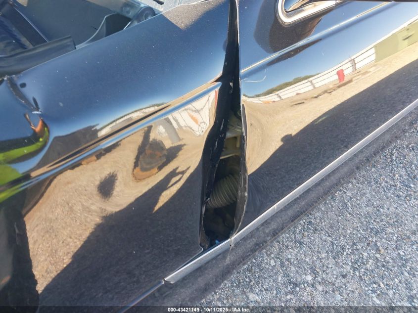 2009 Lincoln Town Car Signature L VIN: 2LNHM85V49X614652 Lot: 43421149