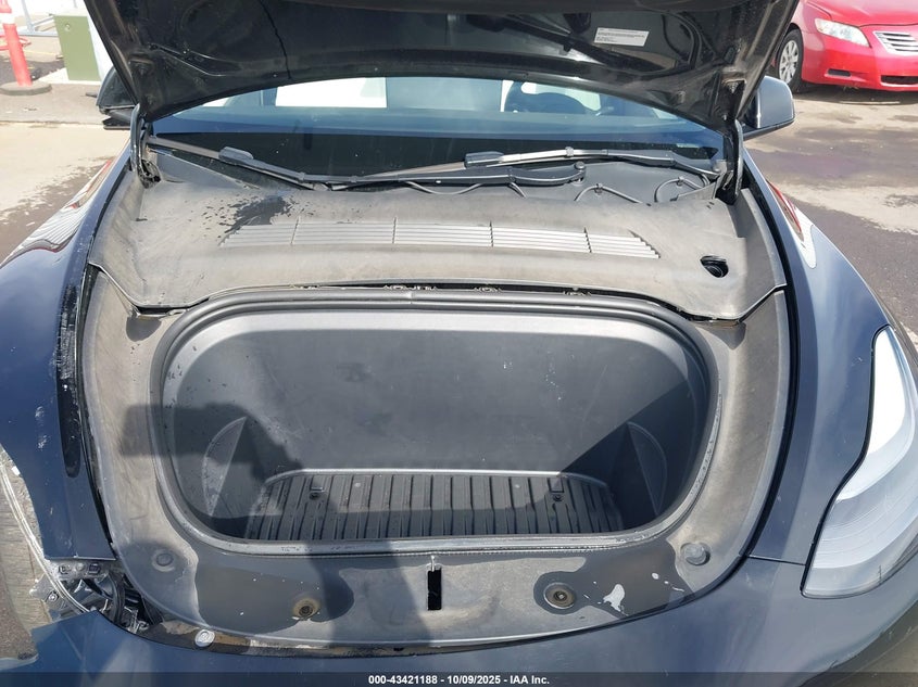 2022 Tesla Model Y Long Range Dual Motor All-Wheel Drive VIN: 7SAYGAEE5NF543820 Lot: 43421188