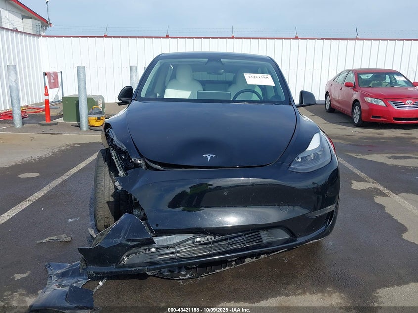 2022 Tesla Model Y Long Range Dual Motor All-Wheel Drive VIN: 7SAYGAEE5NF543820 Lot: 43421188