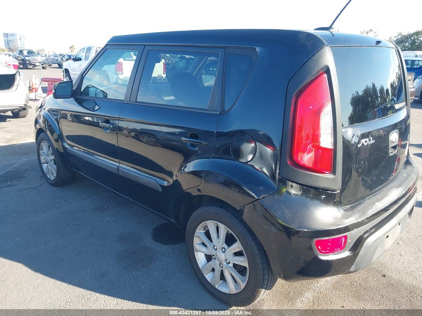 2013 KIA SOUL + KNDJT2A65D7569885