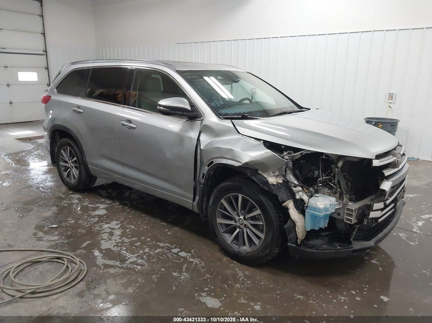 TOYOTA HIGHLANDER XLE