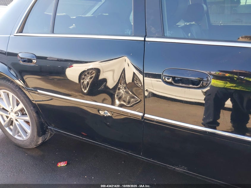 2008 Cadillac Dts 1Se VIN: 1G6KD57938U131803 Lot: 43421420