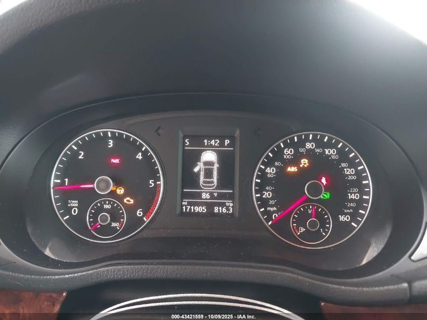 2013 Volkswagen Passat 2.0L Tdi Sel Premium VIN: 1VWCN7A30DC067070 Lot: 43421559