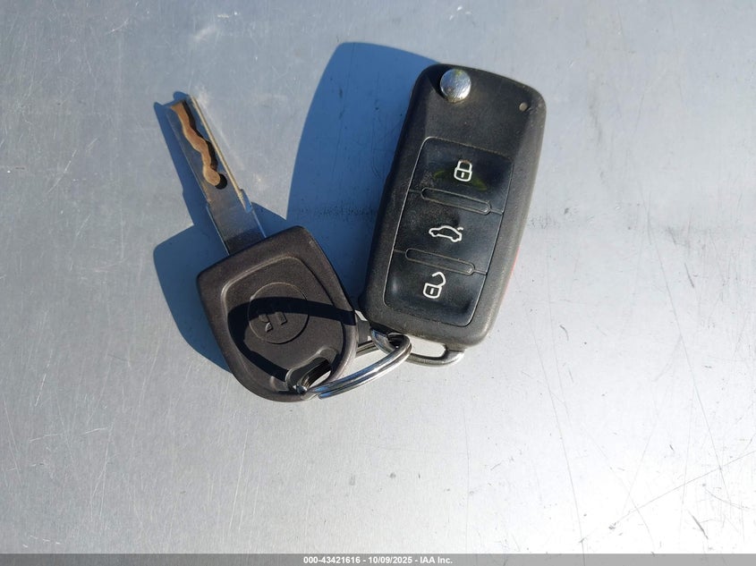 2013 VOLKSWAGEN JETTA 2.0L S - 3VW1K7AJ6DM410770