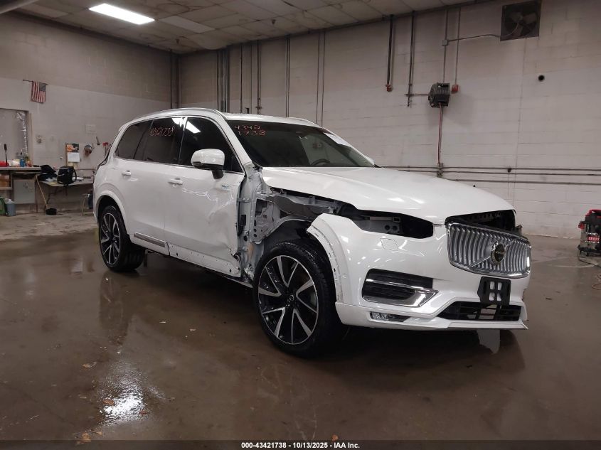 VOLVO XC90 B5 PLUS