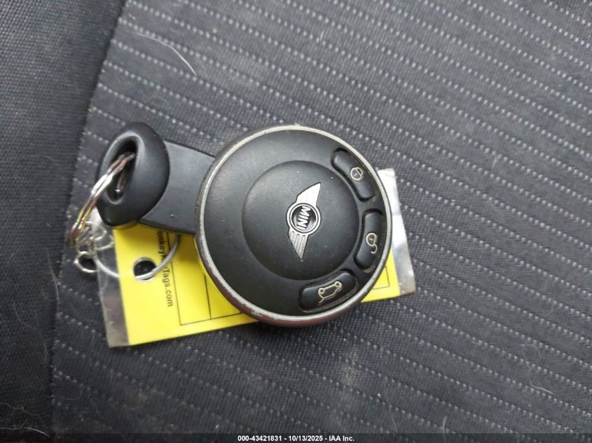 2008 Mini Cooper S VIN: WMWMF73598TT93830 Lot: 43421831