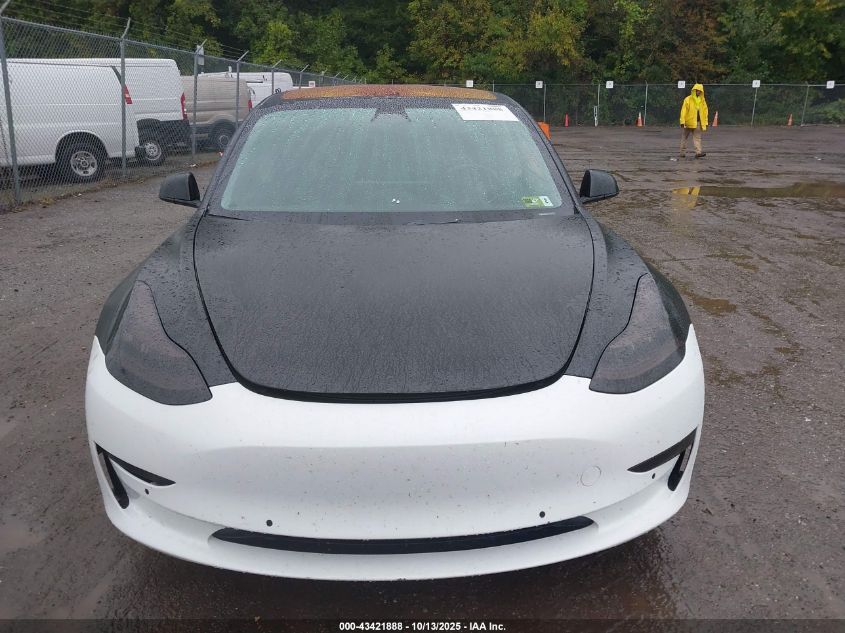 2018 Tesla Model 3 Long Range/Performance VIN: 5YJ3E1EB3JF117637 Lot: 43421888