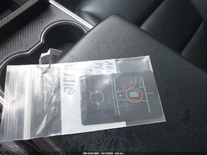 2018 Tesla Model 3 Long Range/Performance VIN: 5YJ3E1EB3JF117637 Lot: 43421888