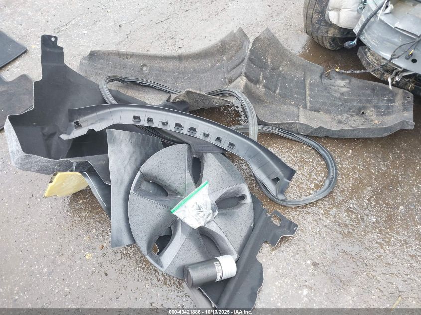 2018 Tesla Model 3 Long Range/Performance VIN: 5YJ3E1EB3JF117637 Lot: 43421888