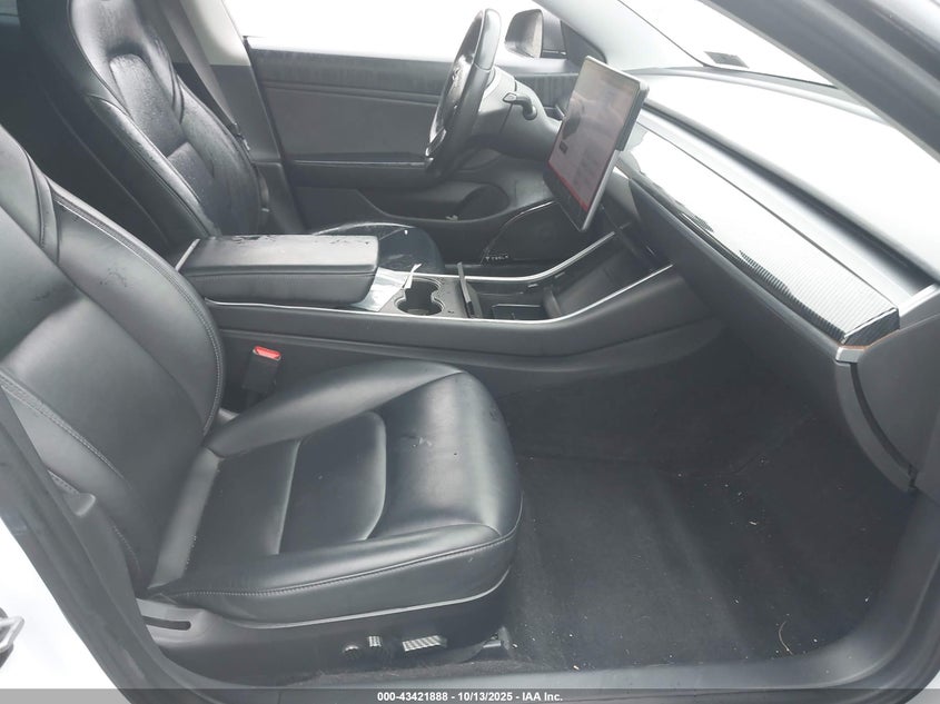 5YJ3E1EB3JF117637 2018 TESLA MODEL 3 photo no. 5