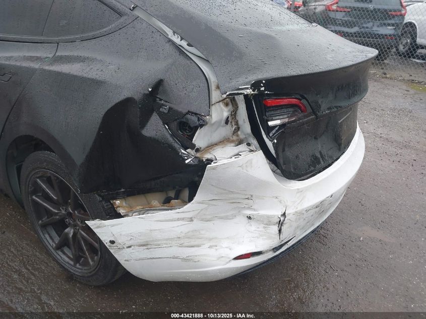 2018 Tesla Model 3 Long Range/Performance VIN: 5YJ3E1EB3JF117637 Lot: 43421888