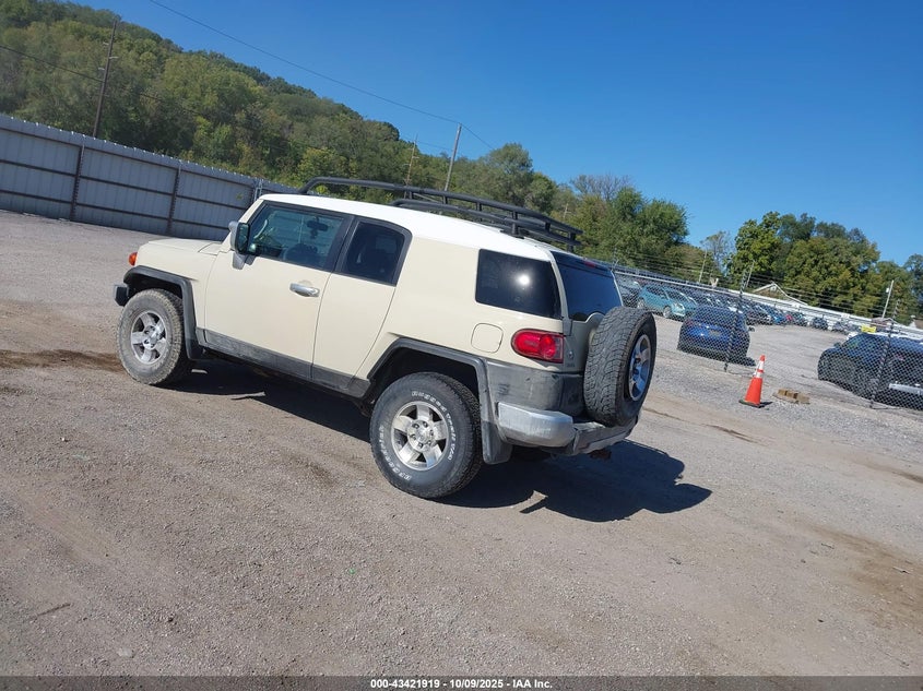 JTEBU11F38K047685 2008 TOYOTA FJ CRUISER photo no. 3