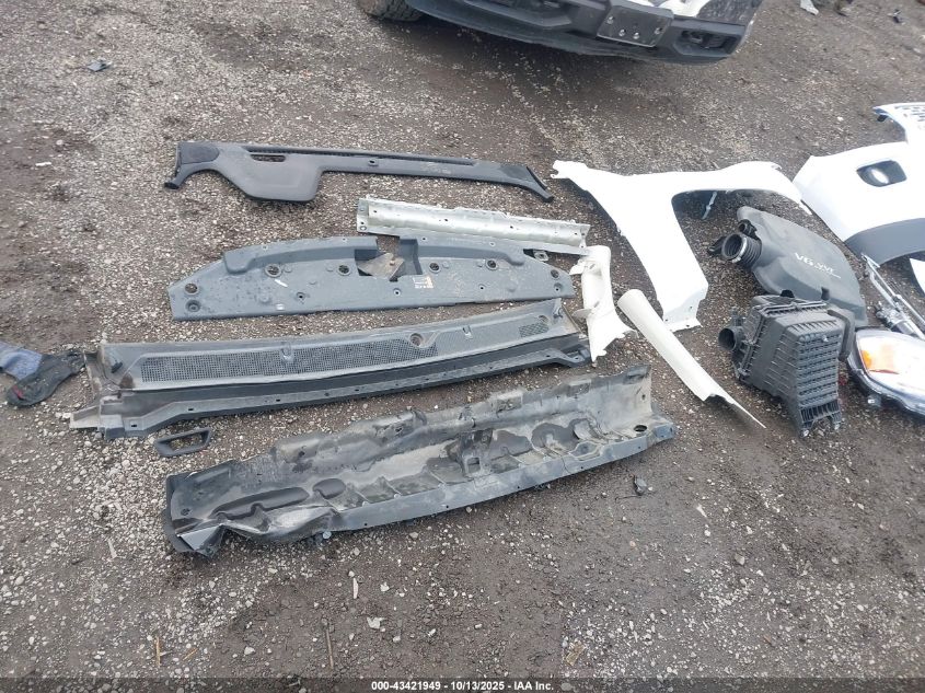 2020 GMC Canyon 4Wd Long Box All Terrain - Cloth/4Wd Long Box All Terrain - Leather/4Wd Long Box Denali VIN: 1GTG6EEN4L1218035 Lot: 43421949