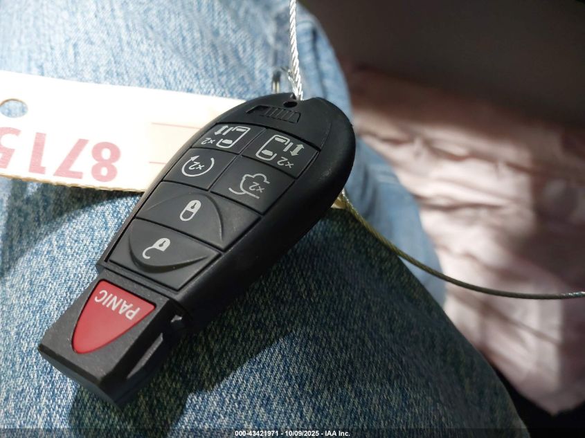 2011 Chrysler Town & Country Touring-L VIN: 2A4RR8DG4BR785340 Lot: 43421971