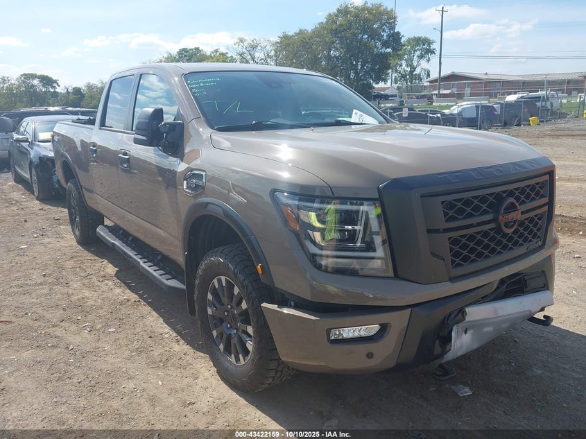 NISSAN TITAN PRO-4X 4X4