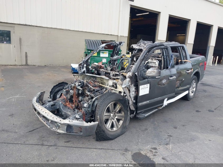 1FTFW1E14JFE49261 2018 FORD F-150 photo no. 2
