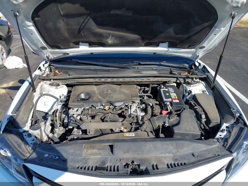 2018 Toyota Camry Le VIN: 4T1B11HK3JU113450 Lot: 43422254