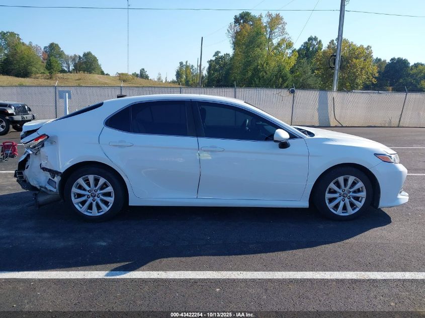 2018 Toyota Camry Le VIN: 4T1B11HK3JU113450 Lot: 43422254