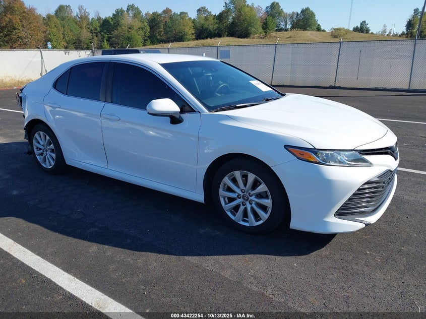 4T1B11HK3JU113450 2018 Toyota Camry Le auction photo 1