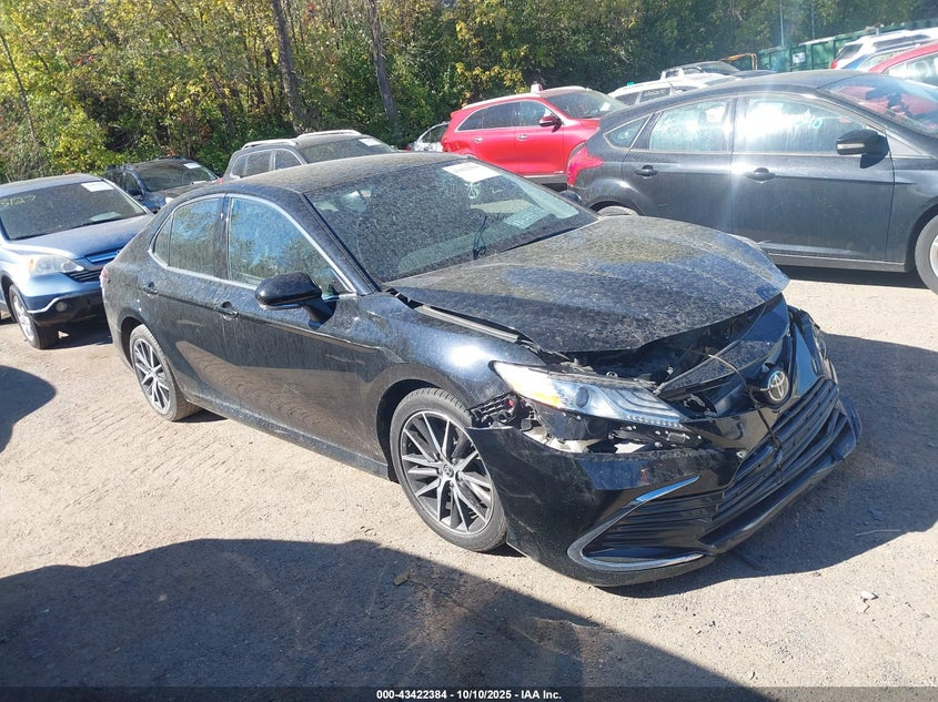 TOYOTA CAMRY XLE AWD